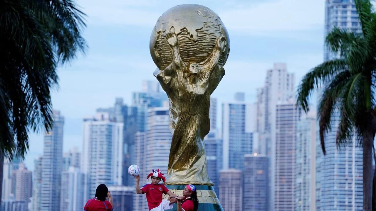 2026世界杯J组完整名单公布:球员市场动态与转会前景分析